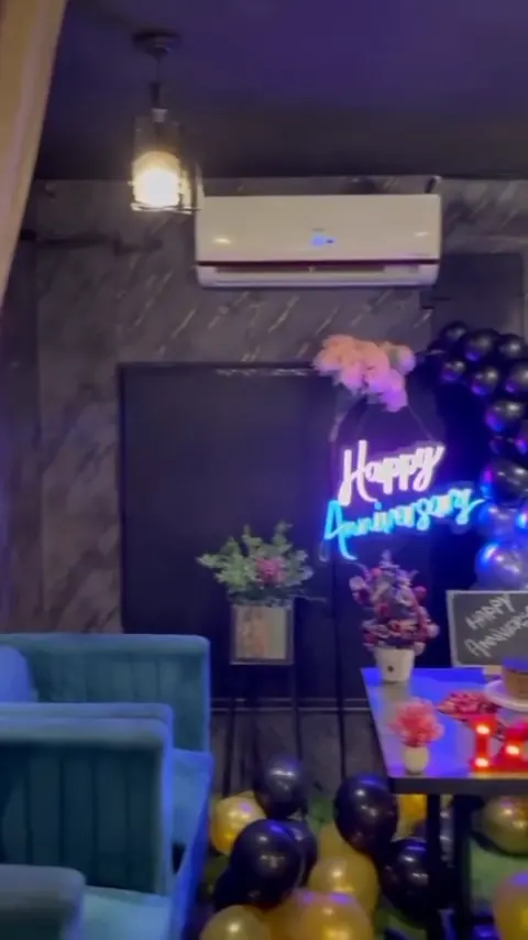The Love Lounge at Café Foodizo